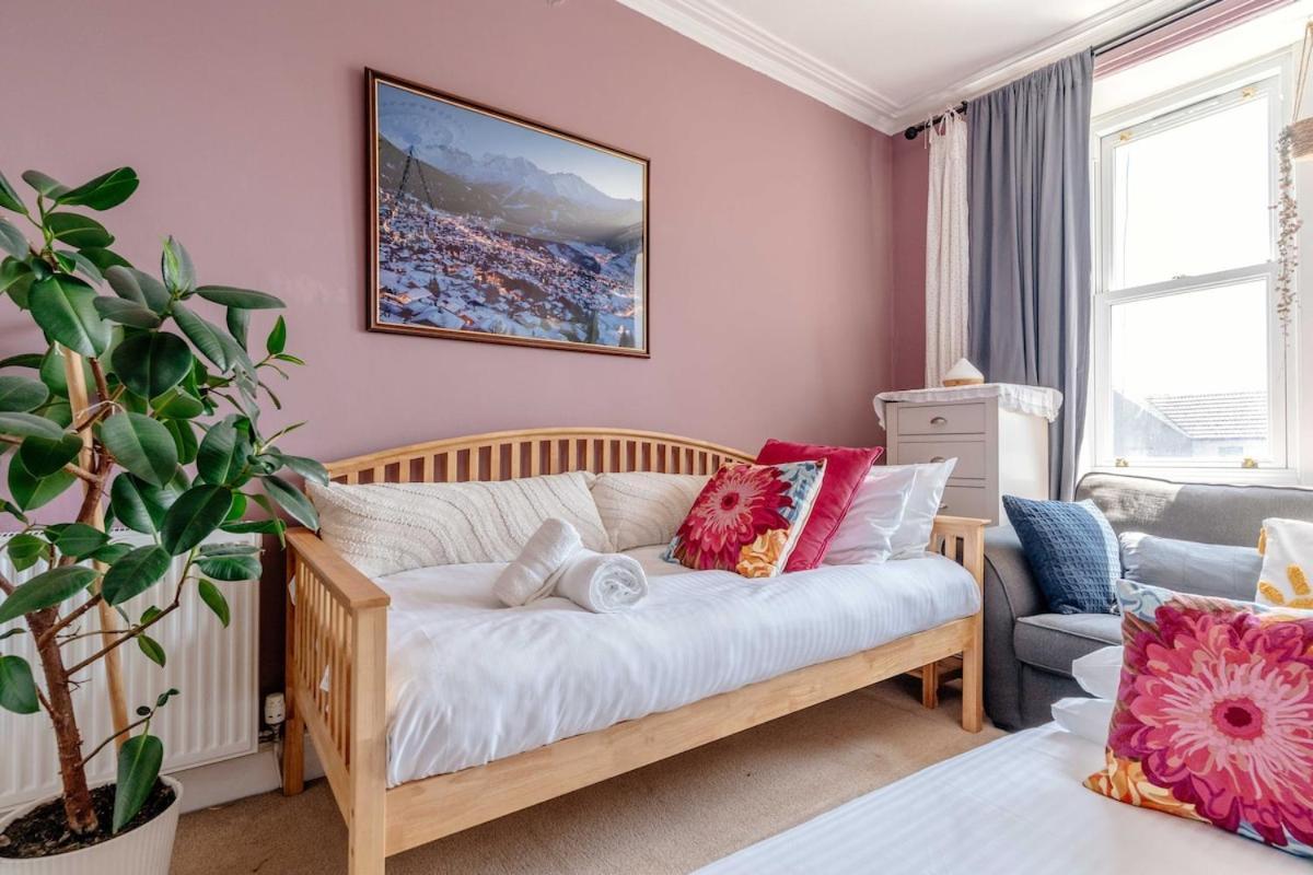 Coastal 1 Bed Steps To Free Park Apartment